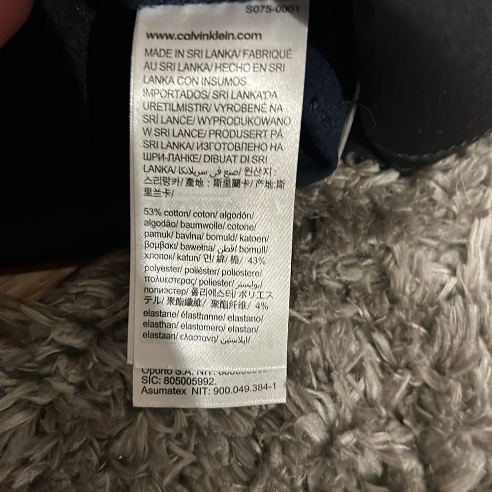 Calvin Klein Women’s flat front Navy 32X30 pants - Picture 2 of 4